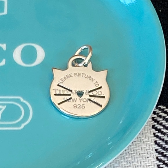 Tiffany & Co cat charm pendant heart tag authentic RETIRED new! town